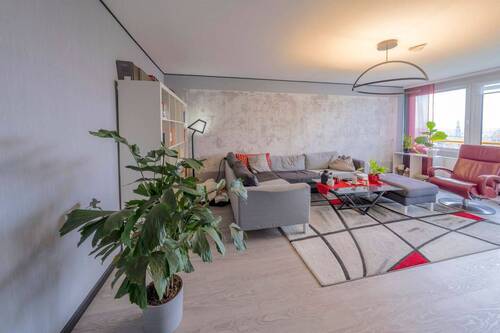 Wohnzimmer - 3 Zimmer Etagenwohnung zum Kaufen in Hannover
