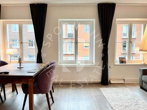 Wohn-Ess-Zimmer - Pauschalmiete - Möbliertes 2-Zimmer-Apartment in Fußgängerzone - sämtliche Nebenkosten inklusive