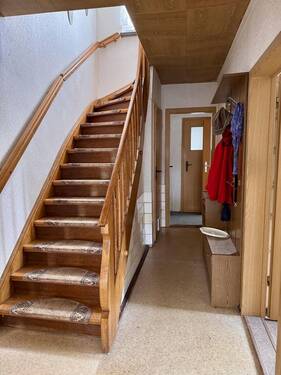 Flur im EG zum Badezimmer - 