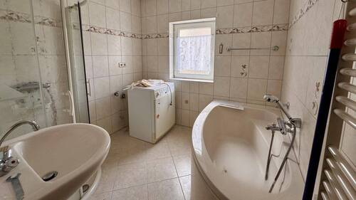 Badezimmer im Erdgeschoss - 