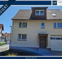 Attraktives Einfamilienhaus mit viel Platz und 3 Garagen in Hessisch Lichtenau OT - Hessisch Lichtenau / Walburg