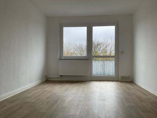 Wohnzimmer - 2 Zimmer Etagenwohnung in Bad Lauchstädt