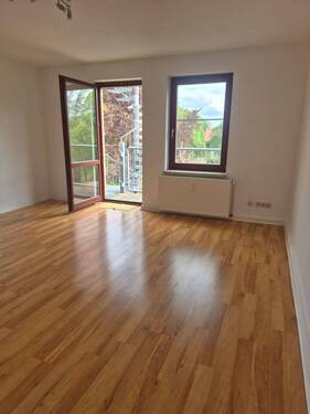 Wohnzimmer - helle 2- Zimmerwohnung mit Balkon Besichtigung Freitag 15.30 Uhr !
