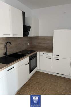 EBK - 2 Zimmer Etagenwohnung zur Miete in Arnsdorf