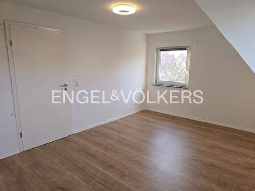 Großes Zimmer im DG - 