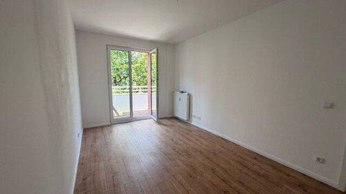 Zimmer mit Balkonausblick - 