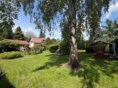 Park mit Haus - Freistehendes Wohnhaus mit großem Grundstück in ruhiger Lage von Biesdorf