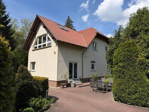 Haus mit Terrasse - 7 Zimmer Einfamilienhaus zum Kaufen in Berlin