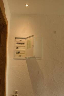 Elektrik wurde im Wohnhaus im Jahr 2000 erneuert - 