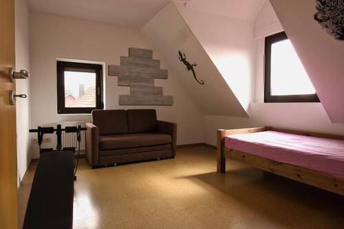 Kinderzimmer rechts im Dachgeschoss - 