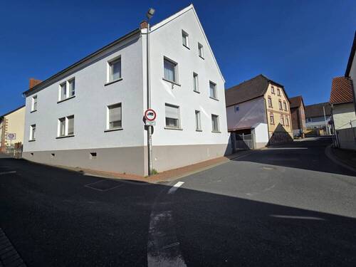 Hausansicht - 6 Zimmer Mehrfamilienhaus, Wohnhaus zum Kaufen in Alzenau