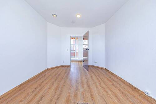 Vinylboden in der gesamten Wohnung - 