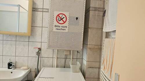 Teilansicht Bad (2).jpg - Solide Wohnung inklusive KFZ-Stellplatz