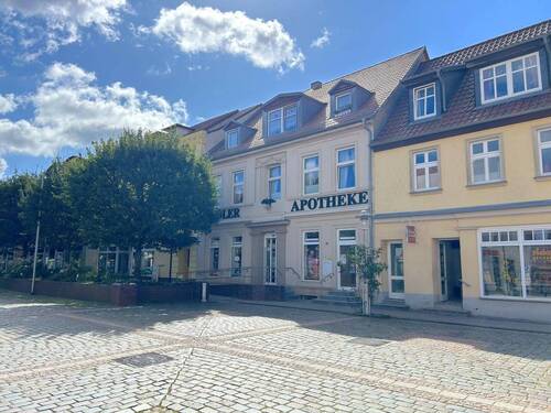 Straßenansicht - Wohngeschäftshaus ! Direkt am Markt in Pritzwalk