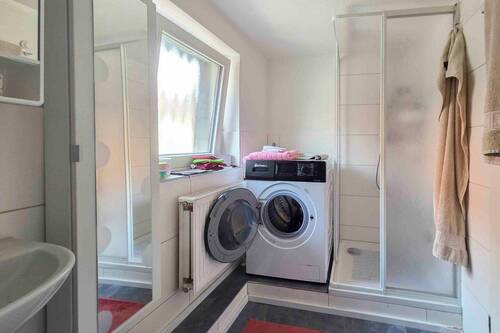 Badezimmer 1.Obergeschoss rechts - 