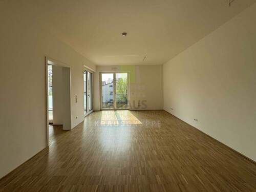 Wohnzimmer - barrierefreie 2-Zimmer-Wohnung - 1.540,00&nbsp;EUR Kaltmiete, ca.&nbsp; 69,80&nbsp;m&sup2;&nbsp;Wohnfl&auml;che