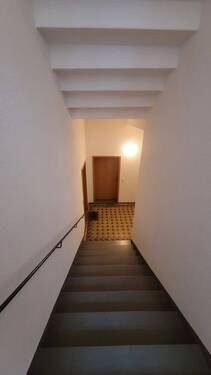 Treppenhaus.jpg - Etagenwohnung mit 57,40 m&sup2; in Dresden zum Kaufen