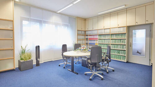 Büro - 8 Zimmer Gewerbeobjekt (Büro, Produktion, Verkauf) zum Kaufen in Langenhagen
