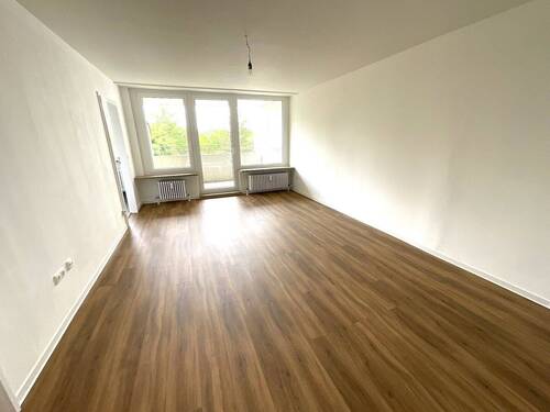 Wohnzimmer - 2 Zimmer Etagenwohnung zur Miete in Nürnberg