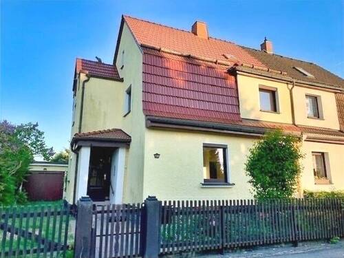 Hausansicht - 4 Zimmer Doppelhaushälfte zum Kaufen in Reichenbach