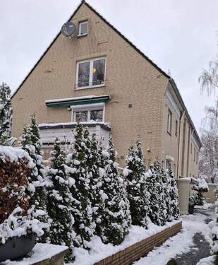 e9a8efea-92e3-4e0f-b793-8921100672b3.jpeg - Doppelhaushälfte mit Einliegerwohnung und pflegeleichtem Garten