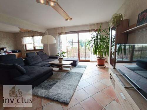 Wohnzimmer EG - 8 Zimmer Einfamilienhaus in Gundelsheim / Bachenau