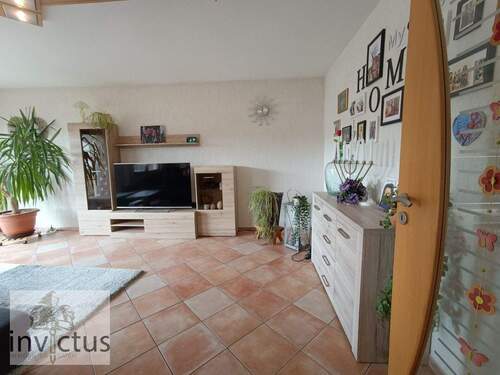 Wohnzimmer EG - Einfamilienhaus mit 186,00 m&sup2; in Gundelsheim / Bachenau zum Kaufen