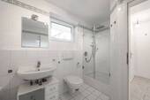 Badezimmer_OG - 6 Zimmer Einfamilienhaus in Herrsching