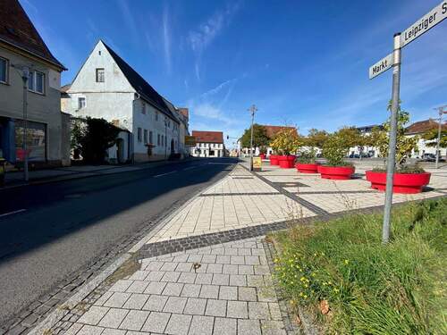 Leipziger Straße mit Markt - 