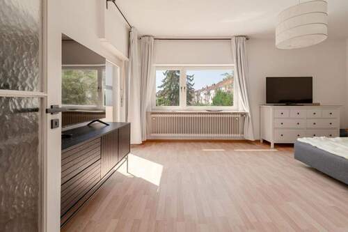 Schlafzimmer vor Renovierung - 