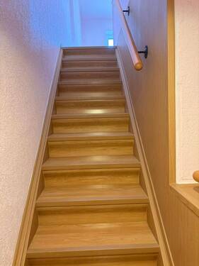 Treppenaufgang - Reihenendhaus mit 85,00 m&sup2; in Mönchengladbach zum Kaufen