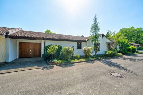 Start 1 - 5 Zimmer Reihenmittelhaus zum Kaufen in Singen