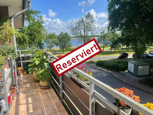 Wasser, Weite, Wohlfühlen - Balkon mit Ausblick - Charmante 2-Zimmer-Wohnung mit Balkon direkt am Binnensee
