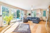 Wohnbereich mit Zugang zur Terrasse - 