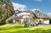 Garten- und Hausansicht - 