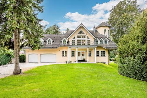Garten- und Hausansicht - 