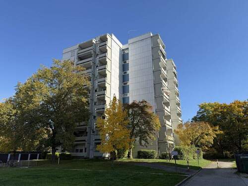 Gebäude Westseite - Helle 2-Zimmer-Wohnung Nähe Landratsamt - sofort verfügbar!