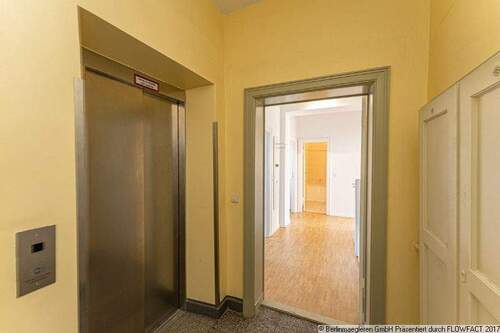 Aufzug, Wohnungseingang - 