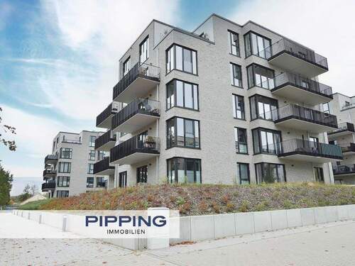 titelbild - Wasser, so weit das Auge reicht: 'Lichtdurchflutete 3-Zimmer-Wohnung in Geesthacht'