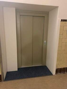 Fahrstuhl - 2 Zimmer Büro zur Miete in Cottbus