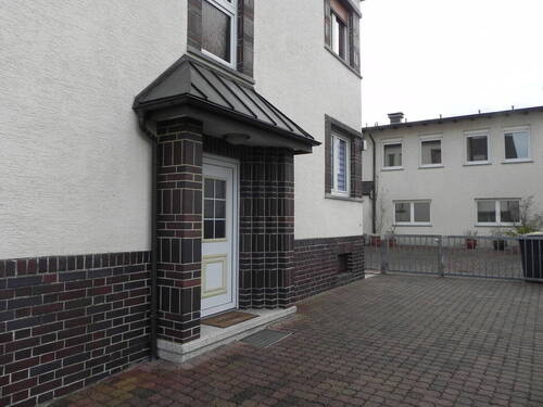 Zugang Hof - 3 Zimmer Etagenwohnung zur Miete in Offenbach