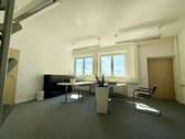 Geräumiges Schlafzimmer vor Renovierung ähnlich - Etagenwohnung in Bogen zum Kaufen