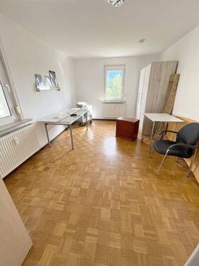 Zimmer mit Parkett OG.jpg - 