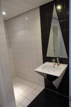 Bürogebäude WC - 