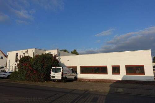 Produktionsgebäude Front - 
