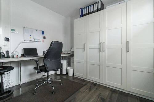 Schlafzimmer Büro EG - 