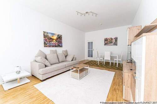 Wohnzimmer - Etagenwohnung mit 61,80 m&sup2; in Berlin zum Kaufen