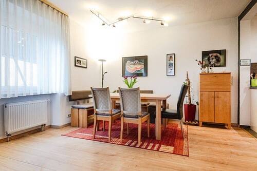 Da helle Esszimmer - Einfamilienhaus mit großer Scheune und separatem Werkstattgebäude
