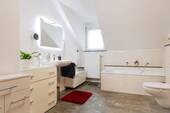 Das Badezimmer im DG - 