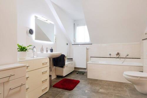 Das Badezimmer im DG - 
